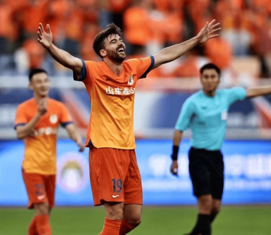 新晋国脚表现抢眼,球队实现逆转 新晋国脚表现抢眼,球队实现逆转