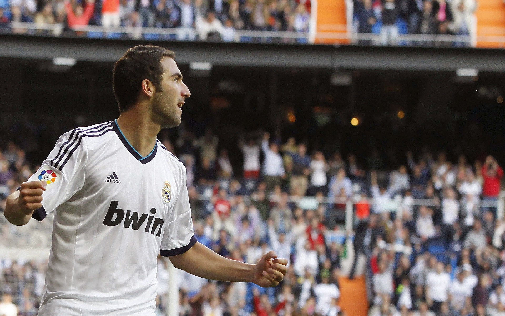 绝境重生,爱德华兹的救赎之夜照亮上海队胜利之路