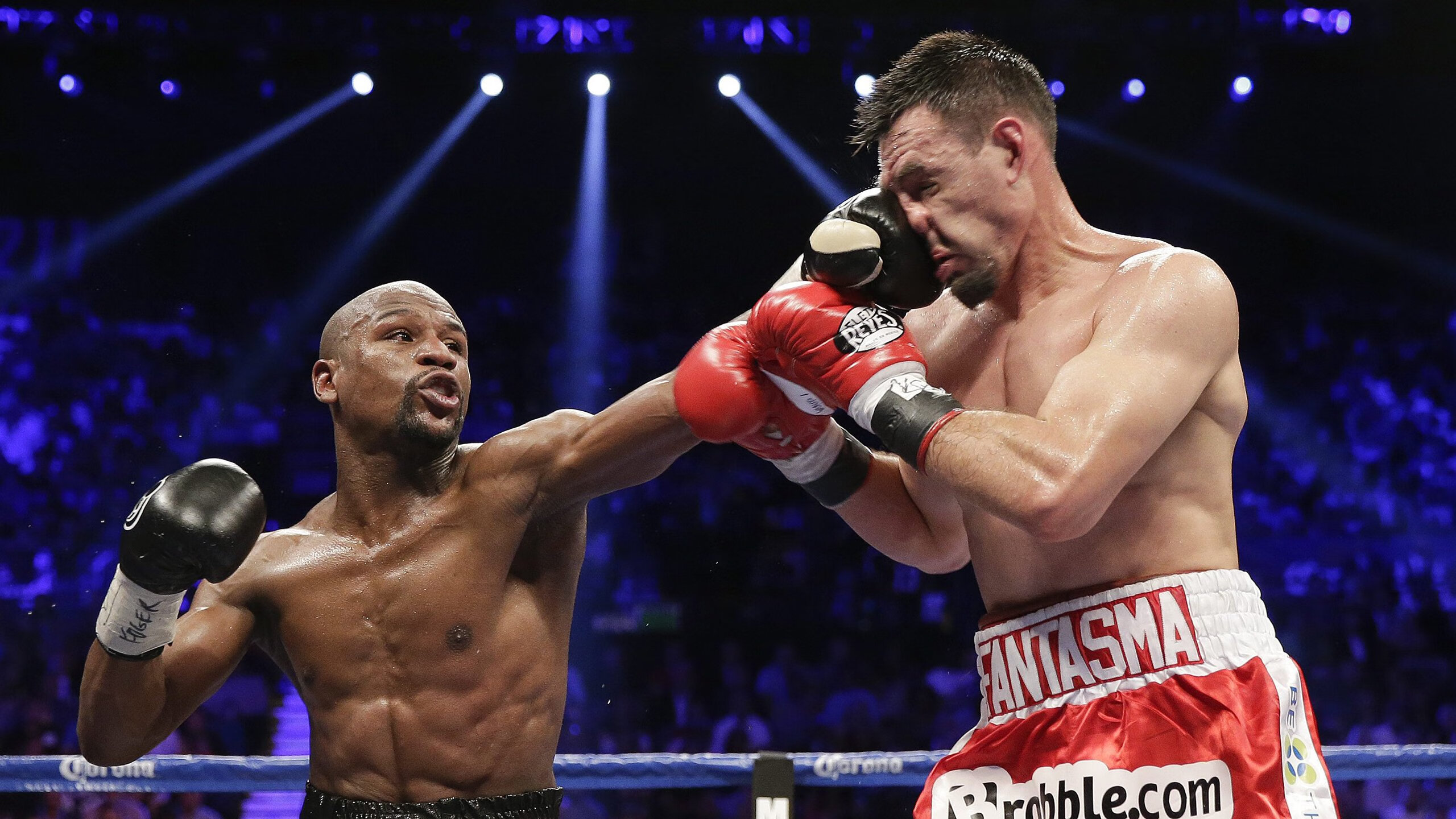 阿圭罗式爆发与马里铁壁,当个人英雄主义遭遇团队压制哲学